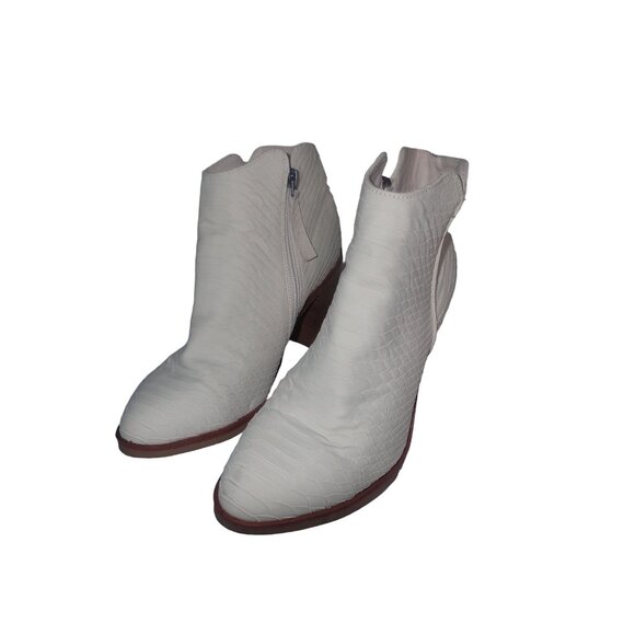 Women's White Faux‎ textured Leather Ankle Booties Altar'd State Side Zipper 7 - Picture 1 of 8